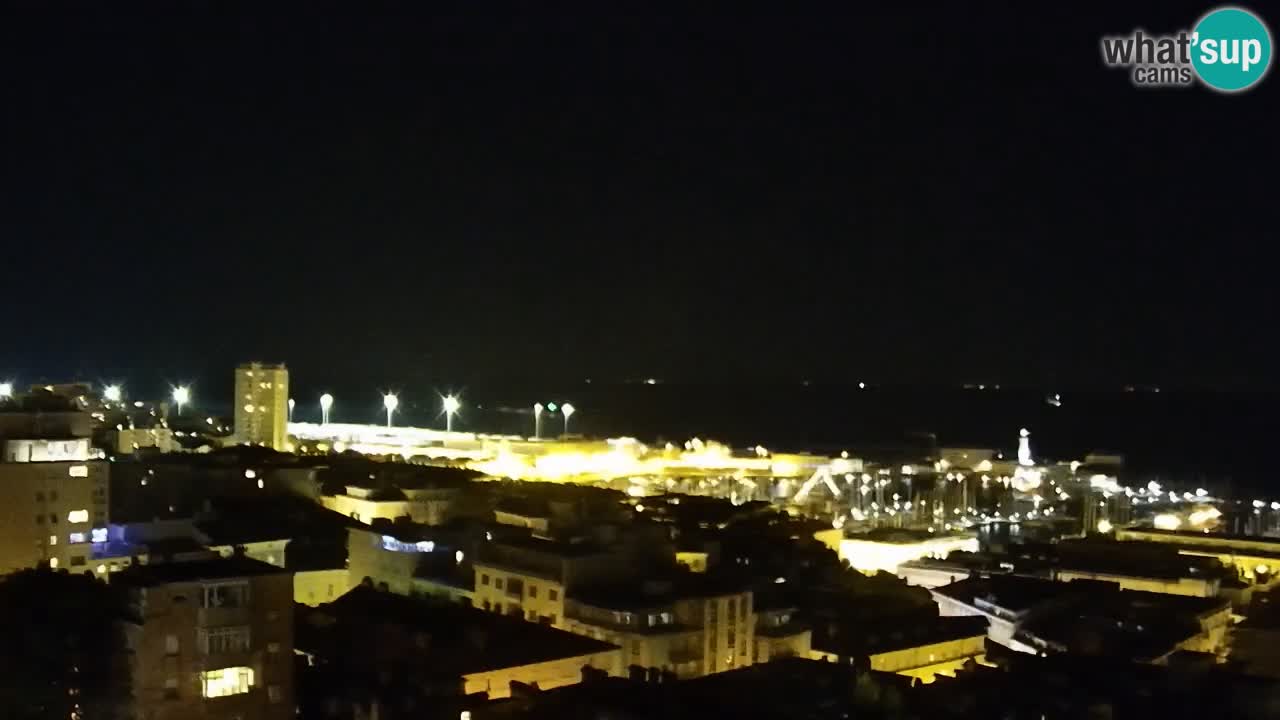 Webcam en direct Trieste, ville, golfe, port et château de Miramare