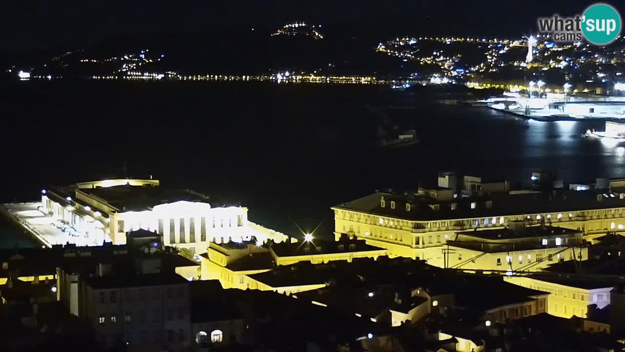 Webcam en direct Trieste, ville, golfe, port et château de Miramare