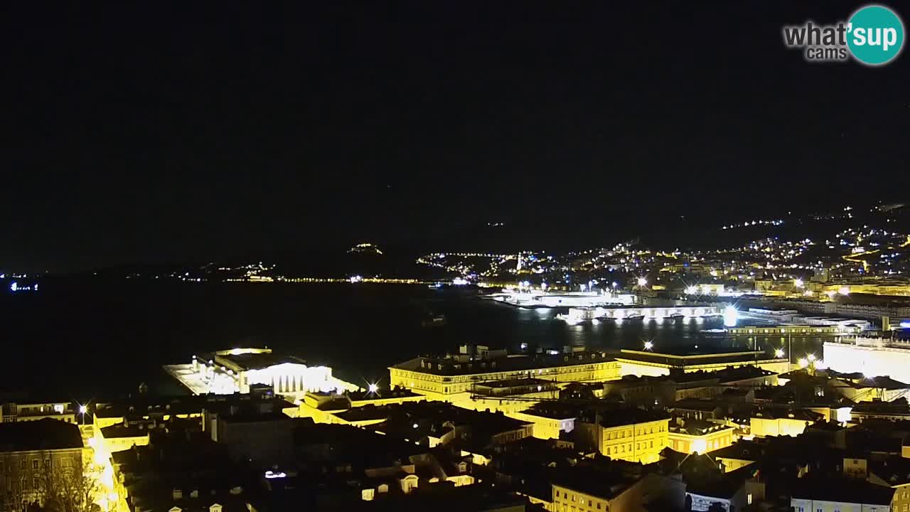 Webcam en direct Trieste, ville, golfe, port et château de Miramare