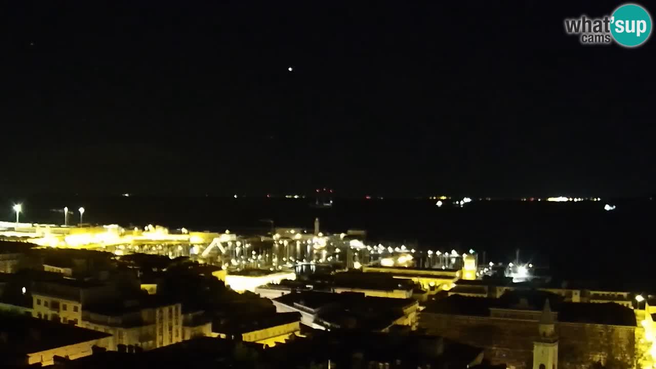 Webcam en direct Trieste, ville, golfe, port et château de Miramare