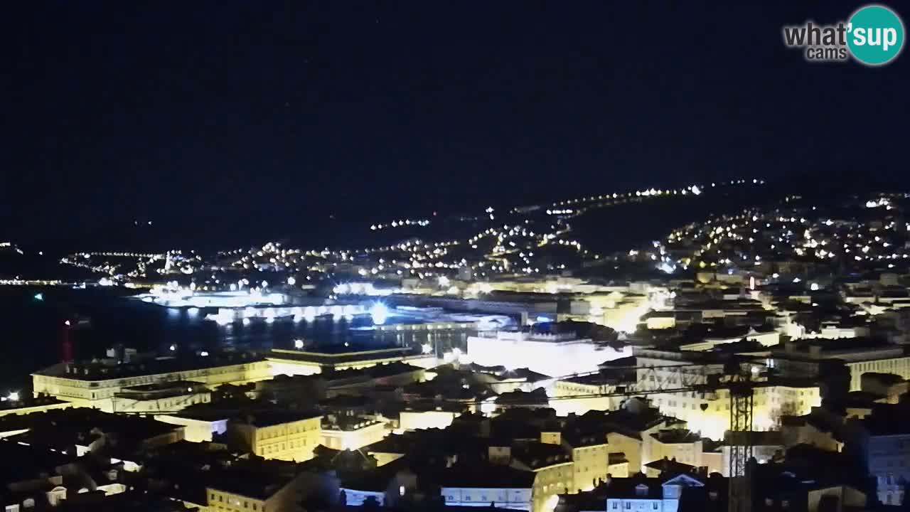 Webcam en direct Trieste, ville, golfe, port et château de Miramare