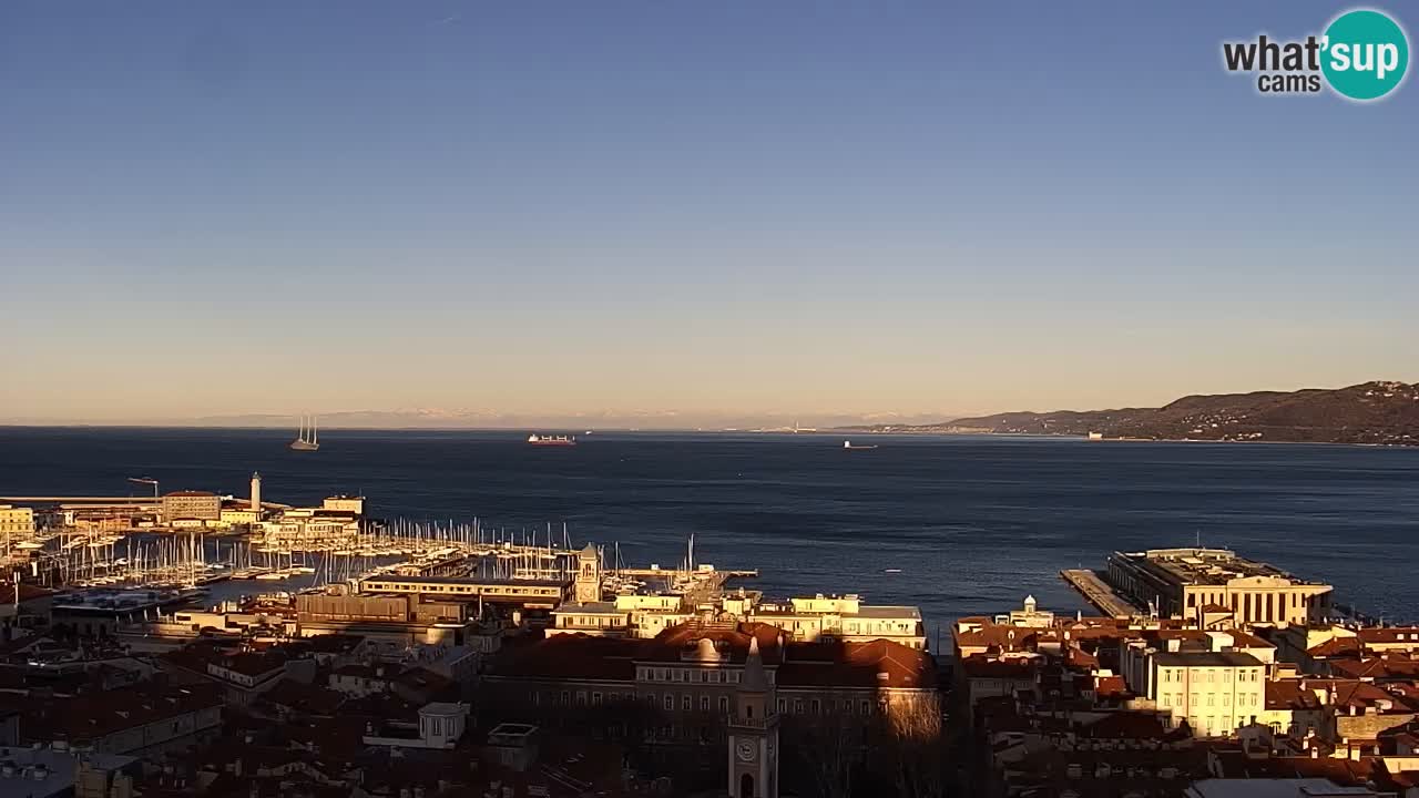 Webcam en vivo Trieste, ciudad, golfo, puerto y castillo de Miramare