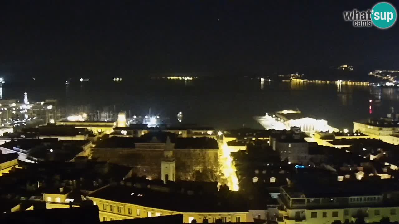 Webcam en direct Trieste, ville, golfe, port et château de Miramare