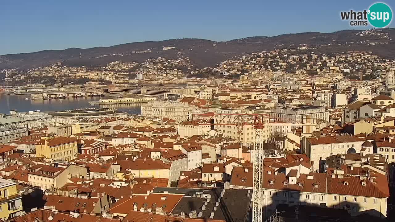 Webcam en direct Trieste, ville, golfe, port et château de Miramare