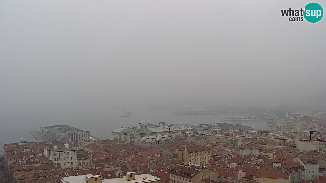 Webcam en direct Trieste, ville, golfe, port et château de Miramare