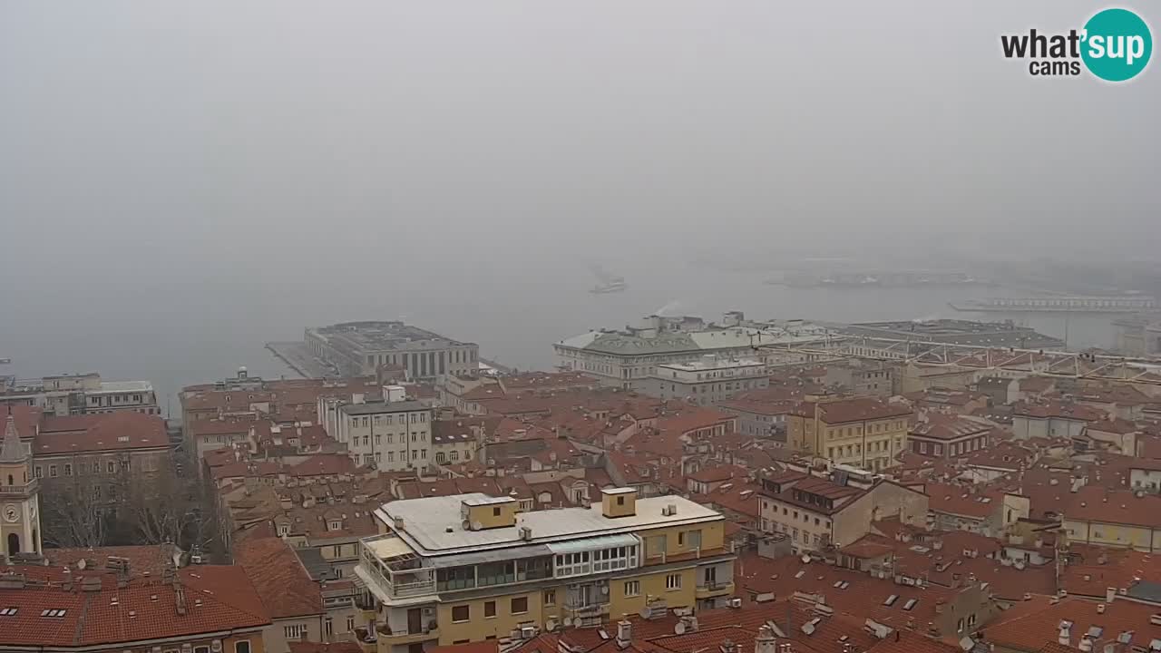 Webcam en direct Trieste, ville, golfe, port et château de Miramare