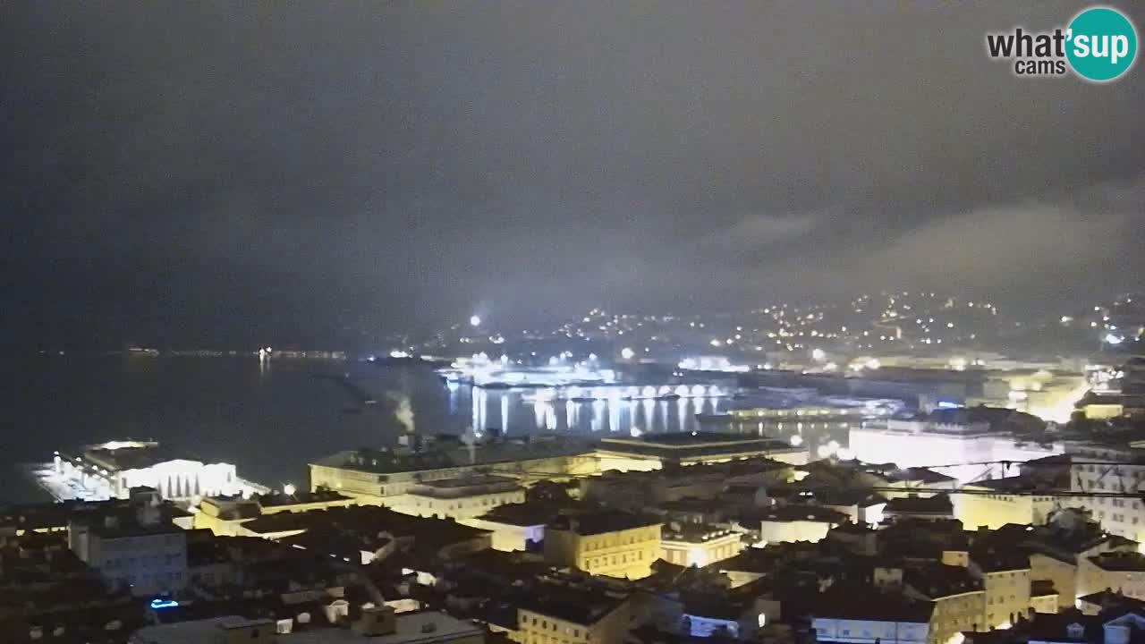 Webcam en direct Trieste, ville, golfe, port et château de Miramare