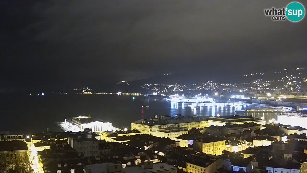 Webcam en direct Trieste, ville, golfe, port et château de Miramare