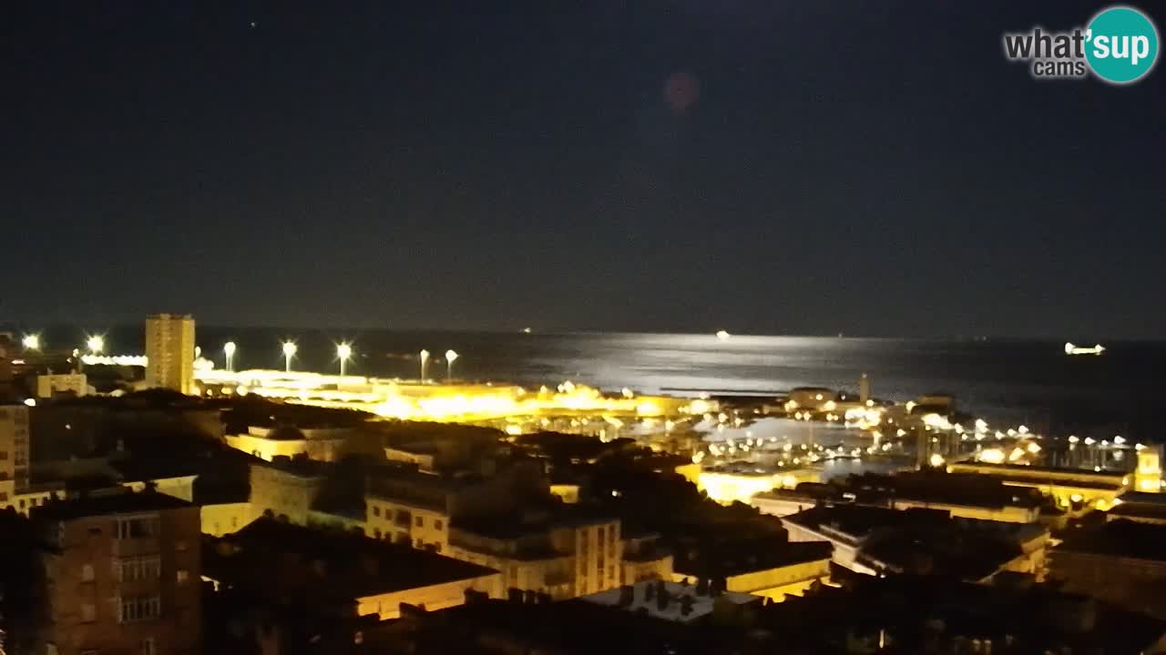 Webcam en direct Trieste, ville, golfe, port et château de Miramare