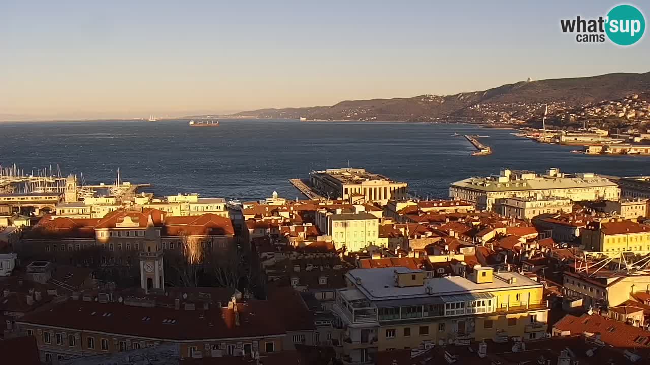 Live webcam Trieste – Panorama of the city, the Gulf, the maritime station and the Miramare castle