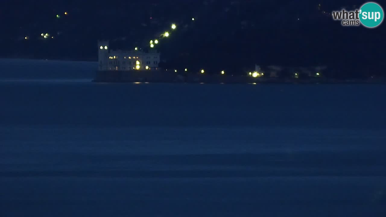 Live webcam Trieste – Panorama of the city, the Gulf, the maritime station and the Miramare castle