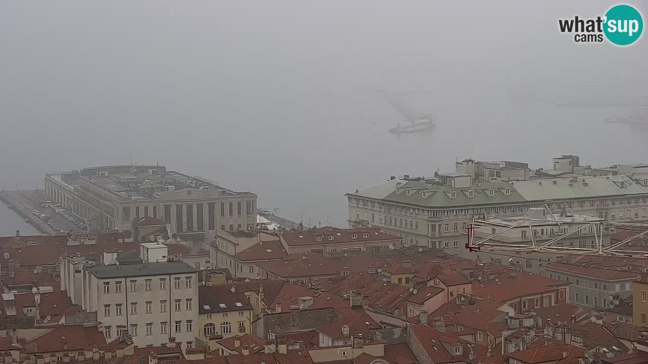 Webcam en direct Trieste, ville, golfe, port et château de Miramare