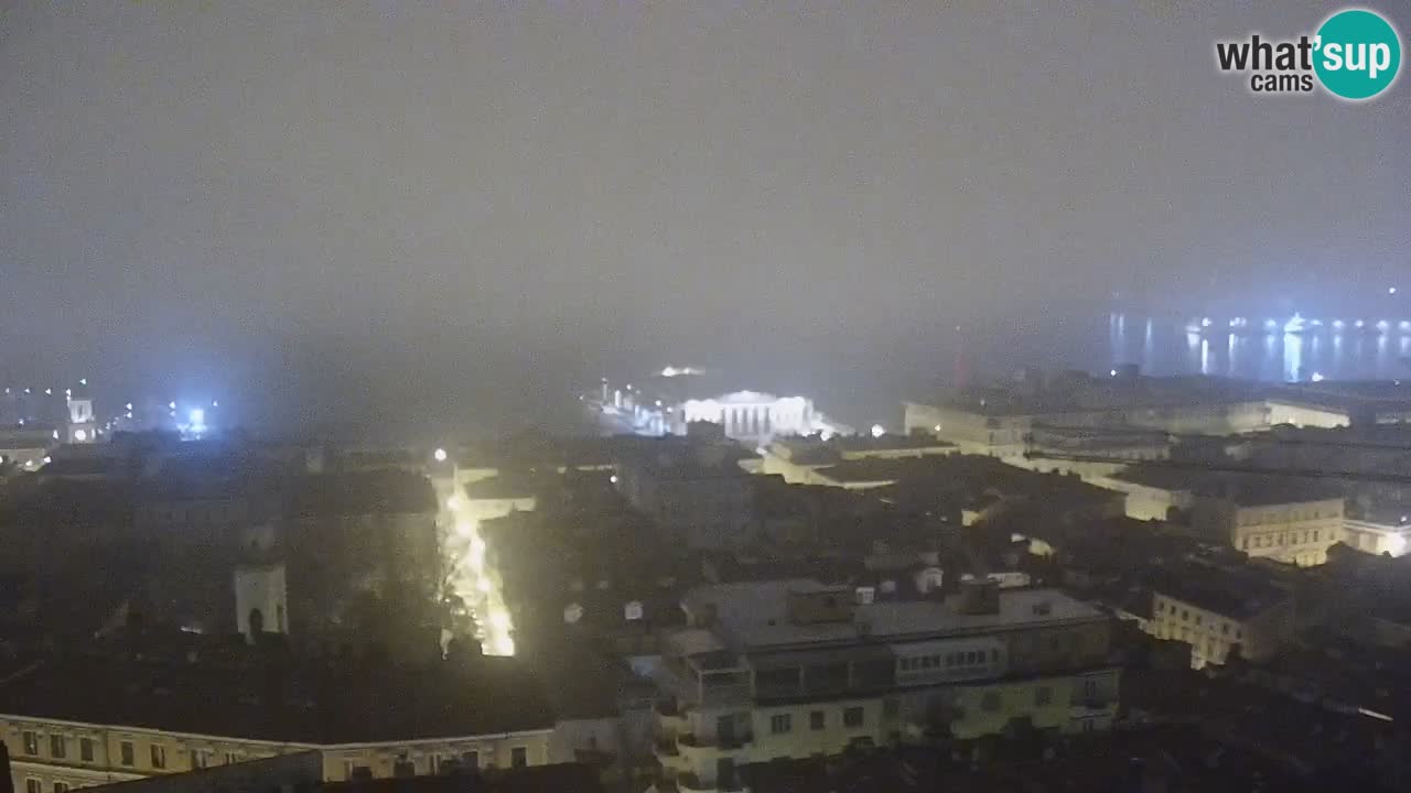 Webcam en direct Trieste, ville, golfe, port et château de Miramare