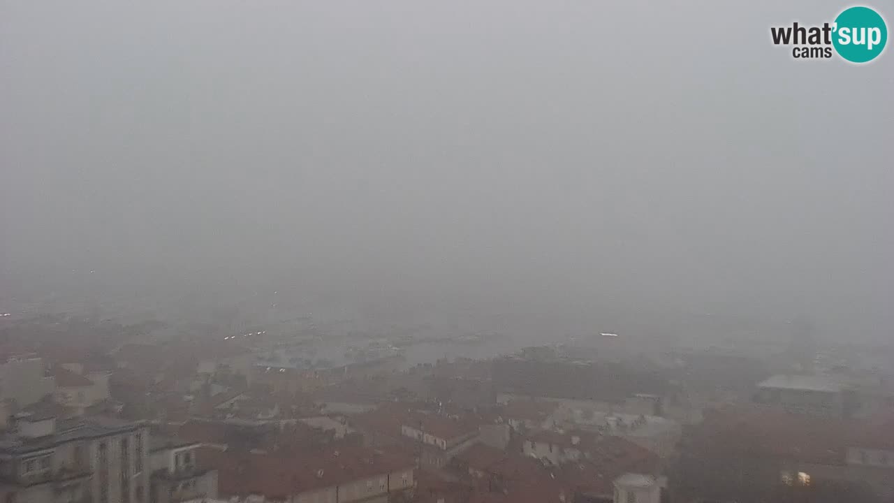 Live webcam Trieste – Panorama della città, del Golfo, stazione marittima e del castello di Miramare