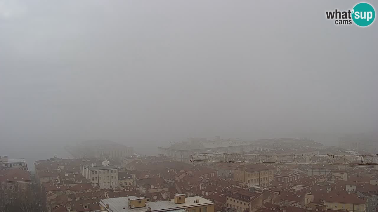 Webcam en direct Trieste, ville, golfe, port et château de Miramare