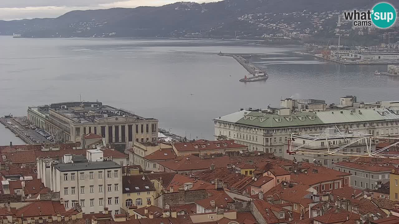 Webcam en direct Trieste, ville, golfe, port et château de Miramare