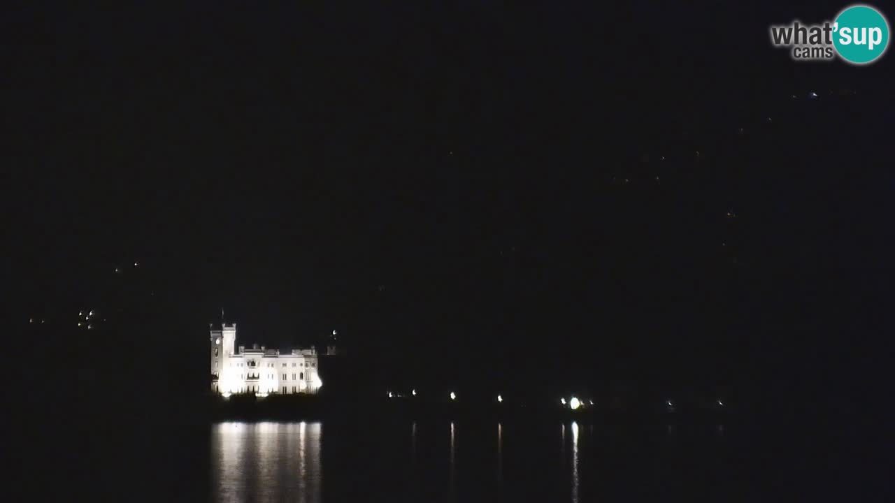 Webcam en direct Trieste, ville, golfe, port et château de Miramare