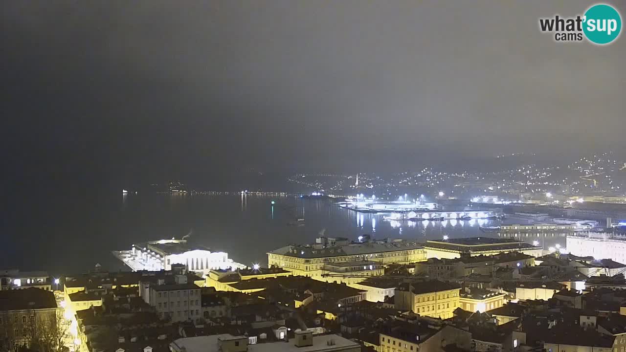 Webcam en direct Trieste, ville, golfe, port et château de Miramare