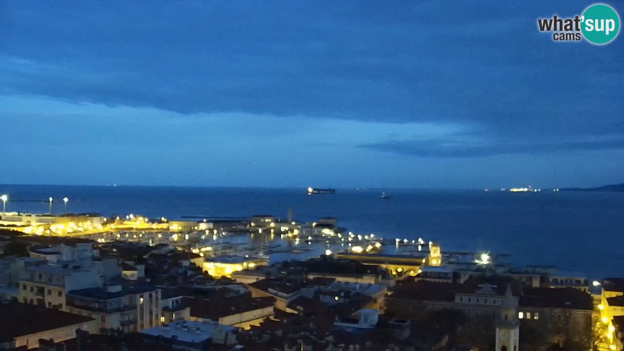 Live webcam Trieste – Panorama of the city, the Gulf, the maritime station and the Miramare castle