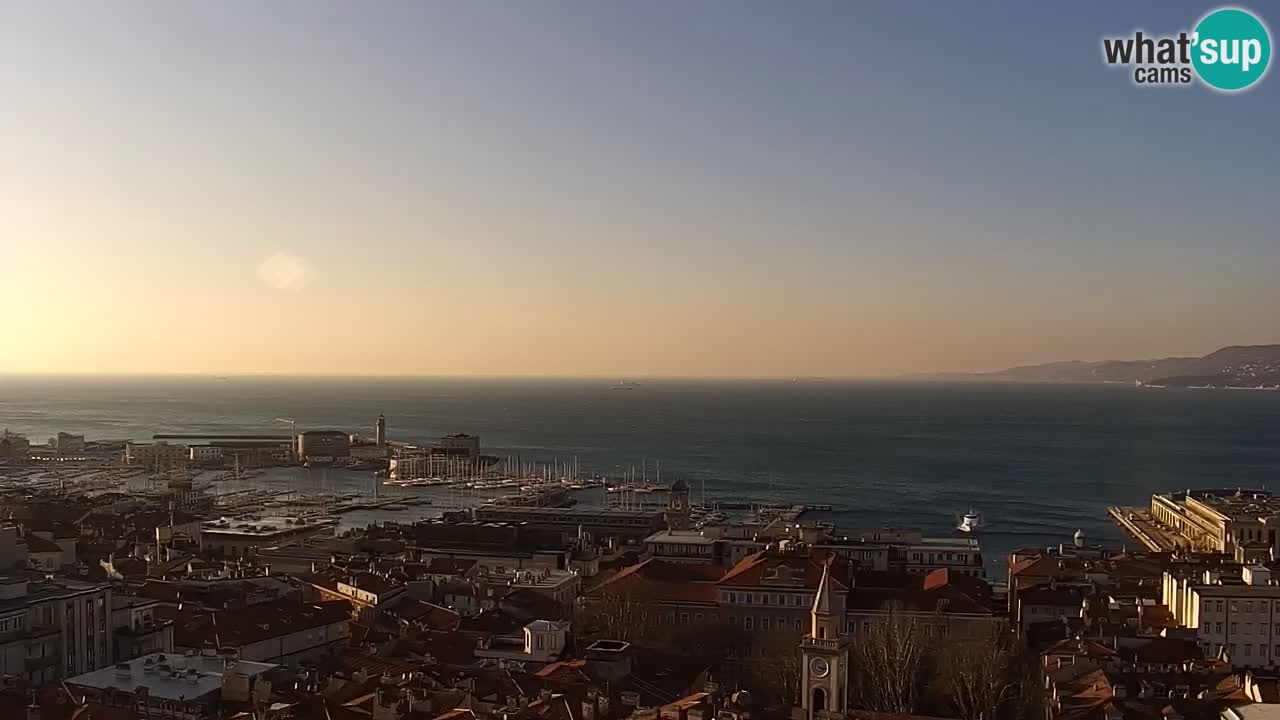 Webcam en vivo Trieste, ciudad, golfo, puerto y castillo de Miramare