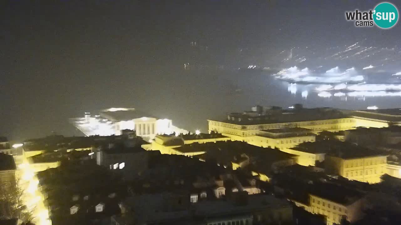 Webcam en direct Trieste, ville, golfe, port et château de Miramare