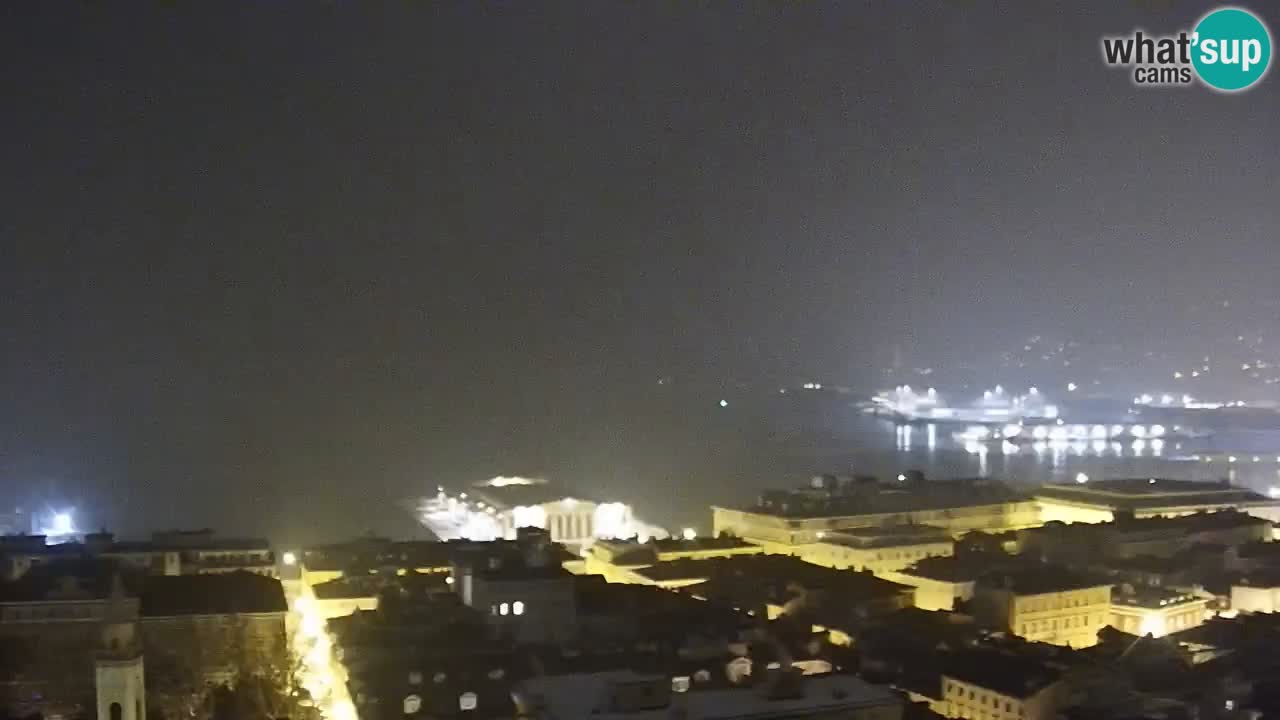 Webcam en direct Trieste, ville, golfe, port et château de Miramare