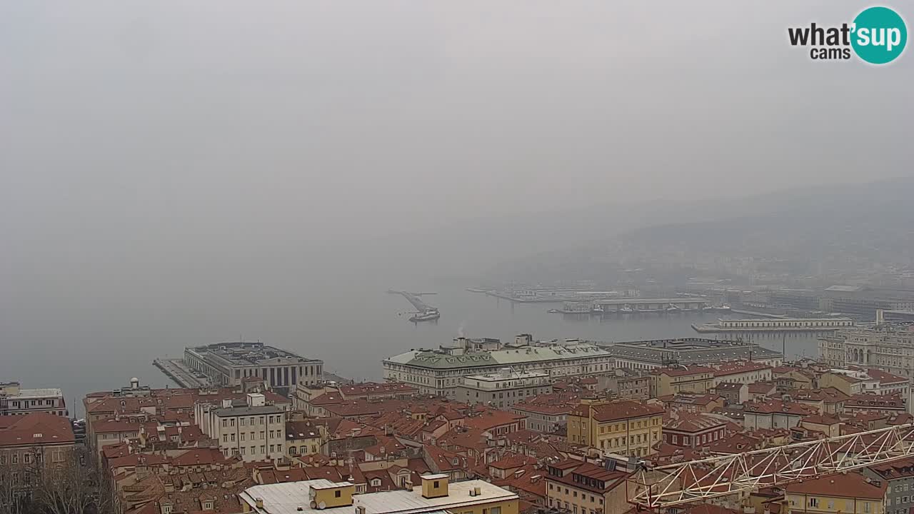 Webcam en direct Trieste, ville, golfe, port et château de Miramare