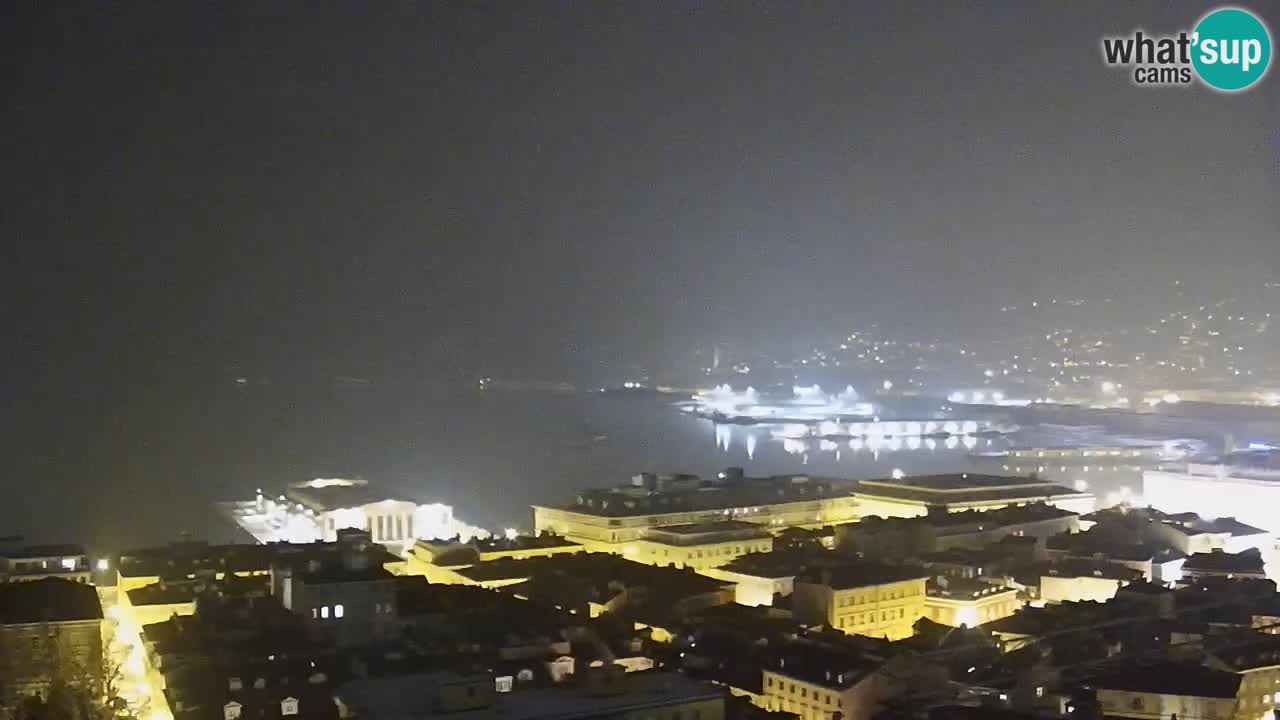 Webcam en direct Trieste, ville, golfe, port et château de Miramare