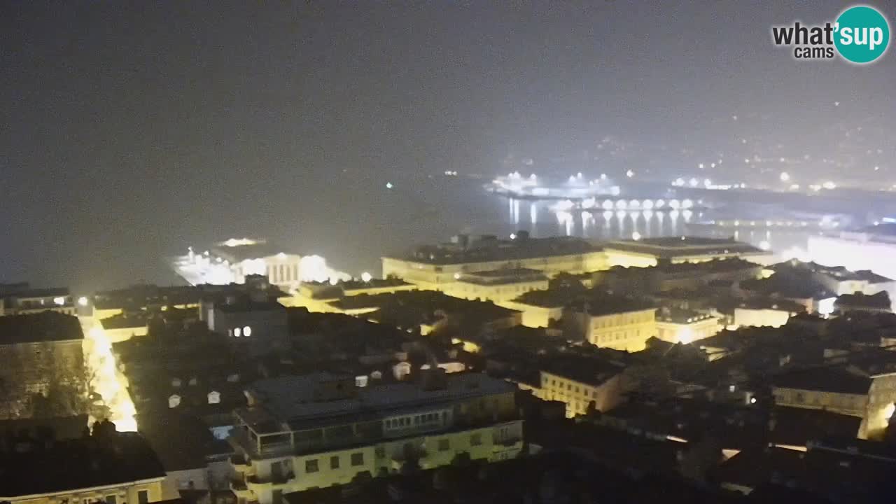 Webcam en direct Trieste, ville, golfe, port et château de Miramare