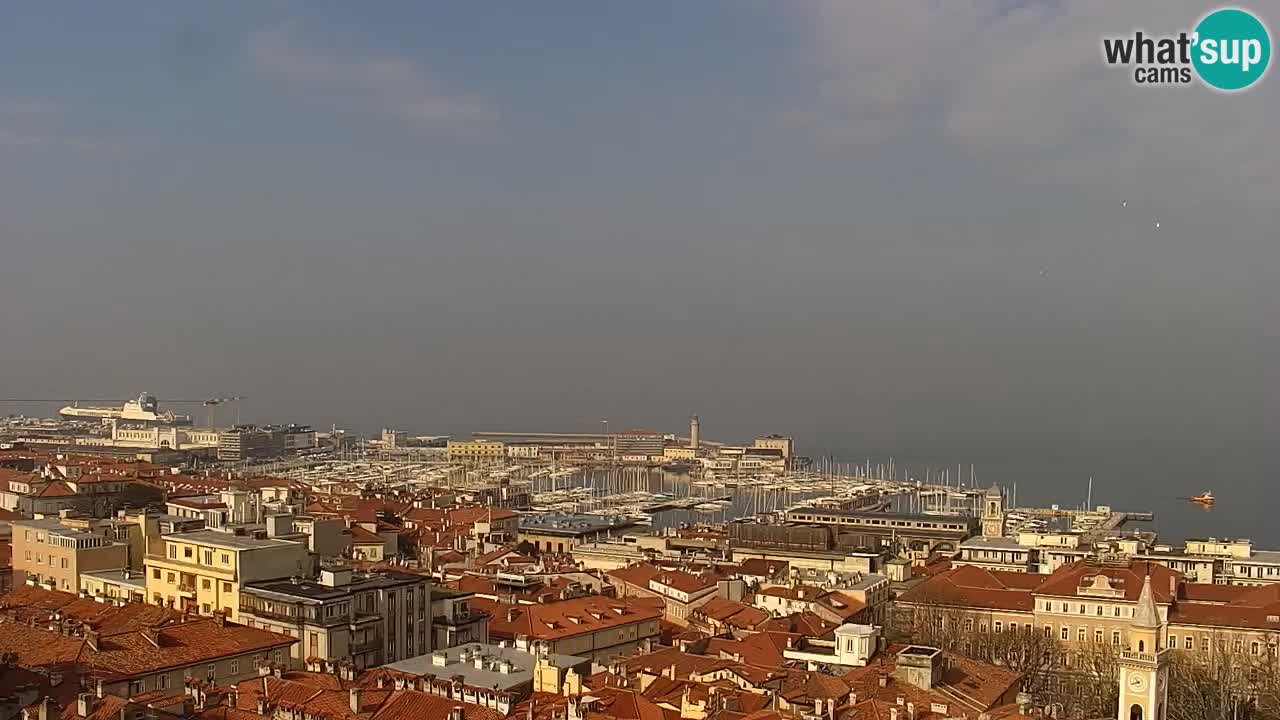 Live webcam Trieste – Panorama della città, del Golfo, stazione marittima e del castello di Miramare