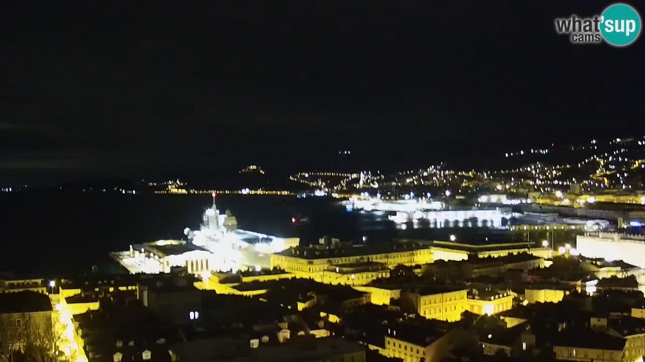 Webcam en direct Trieste, ville, golfe, port et château de Miramare