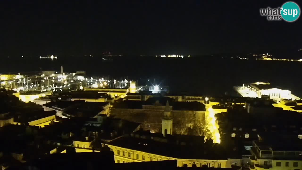 Live webcam Trieste – Panorama della città, del Golfo, stazione marittima e del castello di Miramare