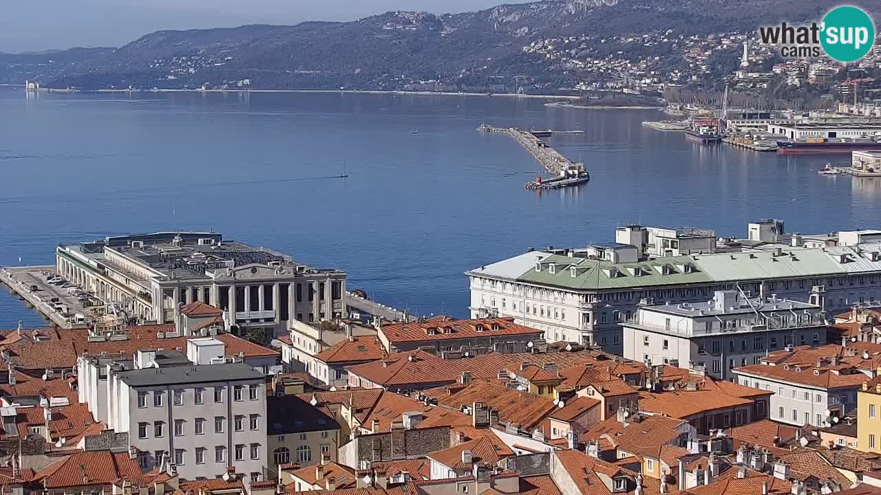 Webcam en direct Trieste, ville, golfe, port et château de Miramare