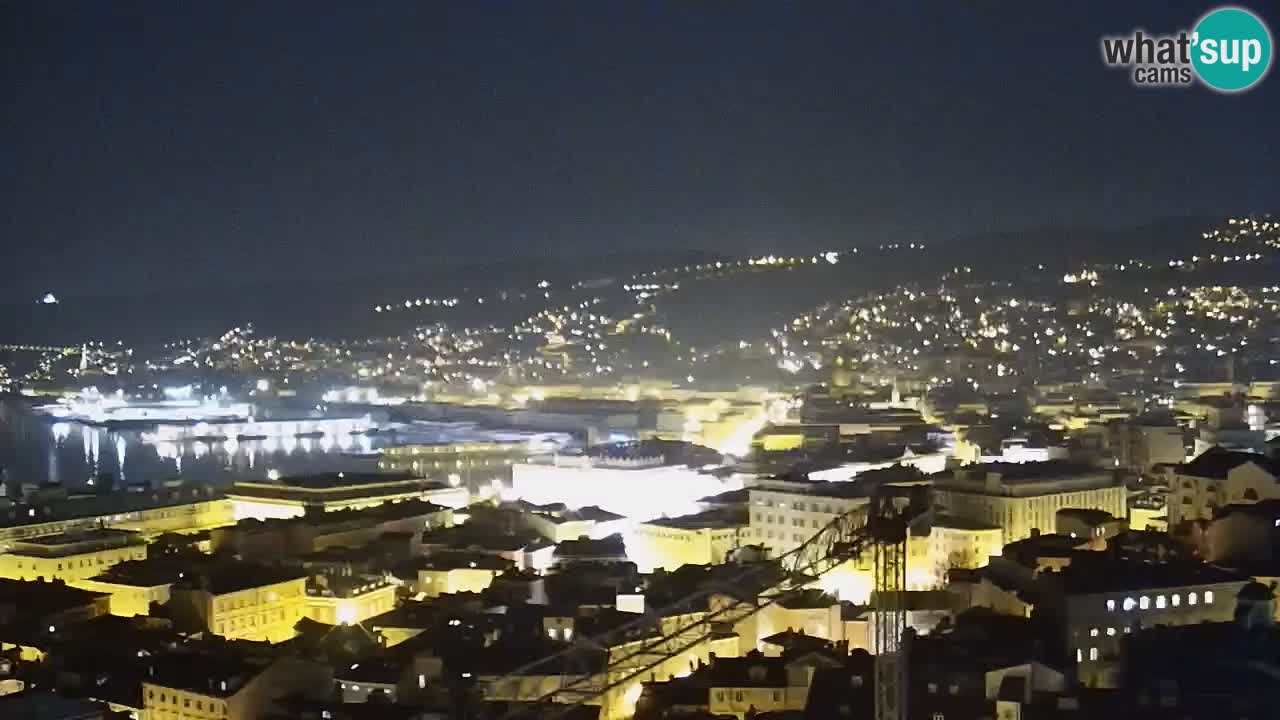 Webcam en direct Trieste, ville, golfe, port et château de Miramare