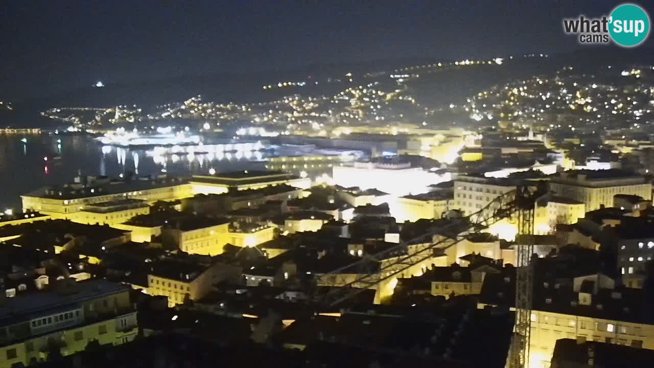 Webcam en direct Trieste, ville, golfe, port et château de Miramare