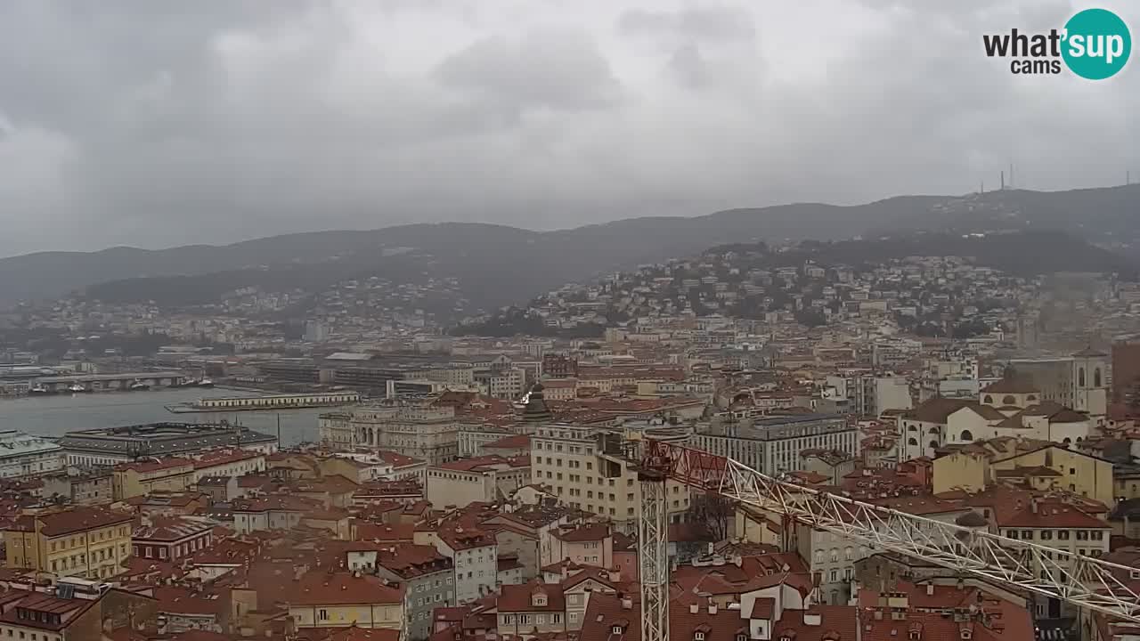 Webcam en direct Trieste, ville, golfe, port et château de Miramare