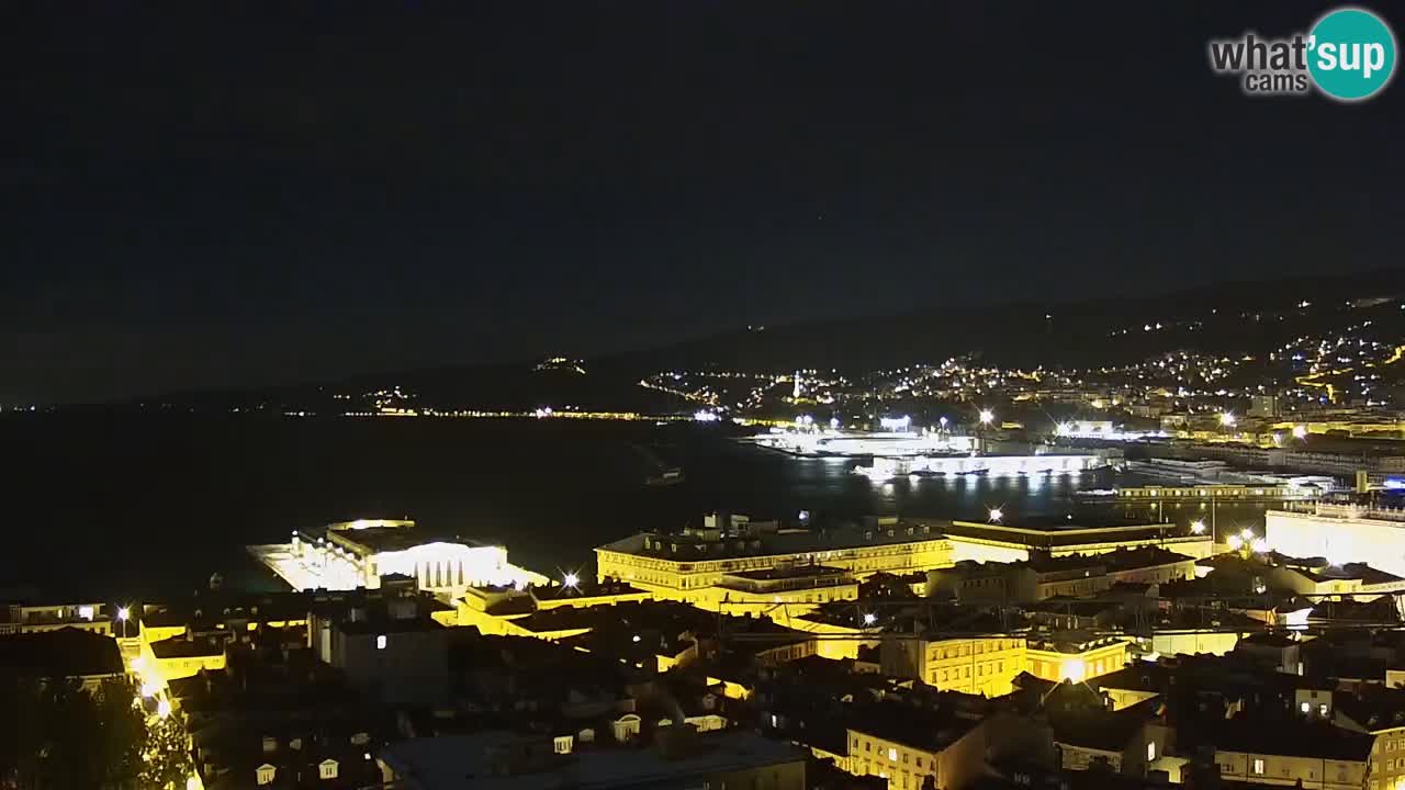 Webcam en direct Trieste, ville, golfe, port et château de Miramare
