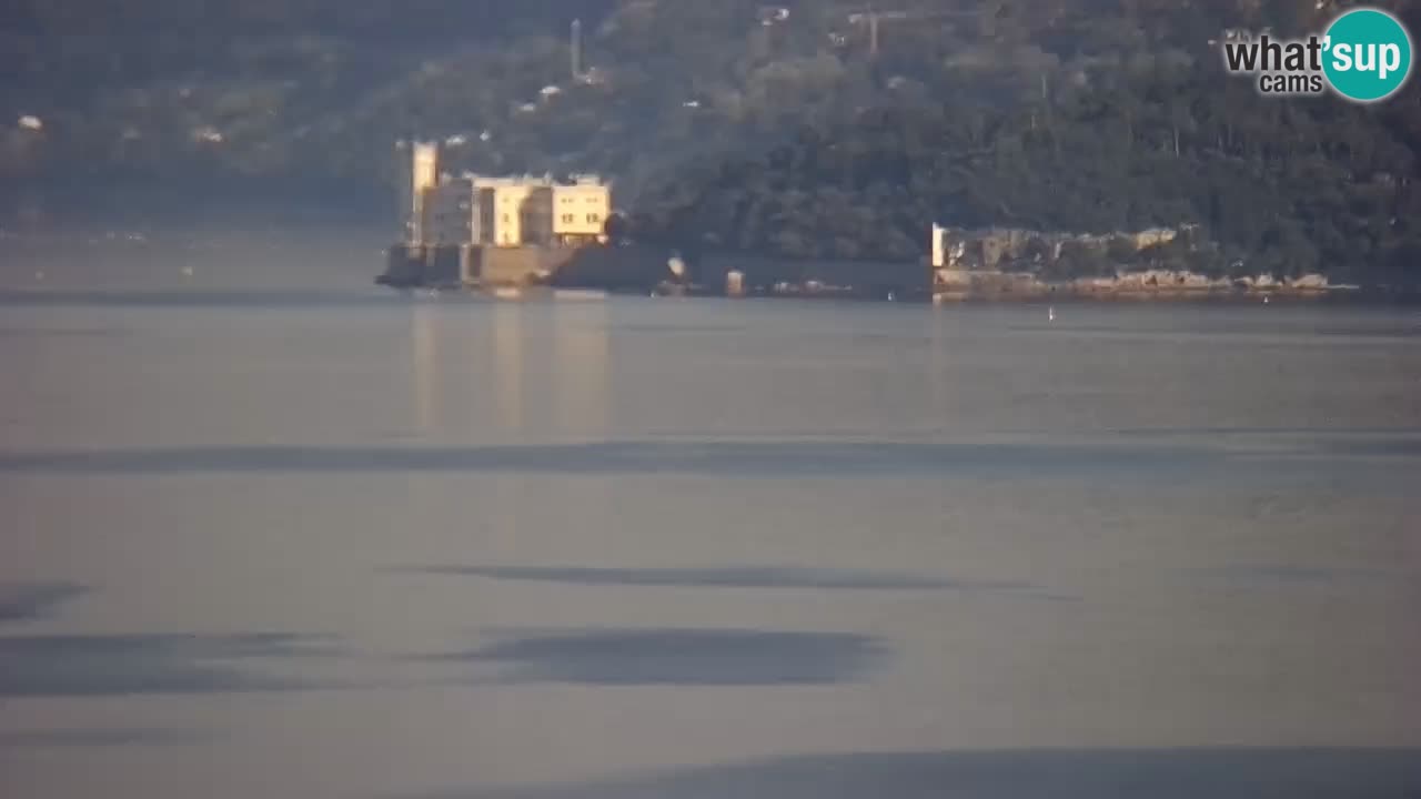 Webcam en vivo Trieste, ciudad, golfo, puerto y castillo de Miramare