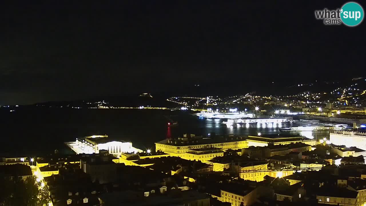 Webcam en direct Trieste, ville, golfe, port et château de Miramare
