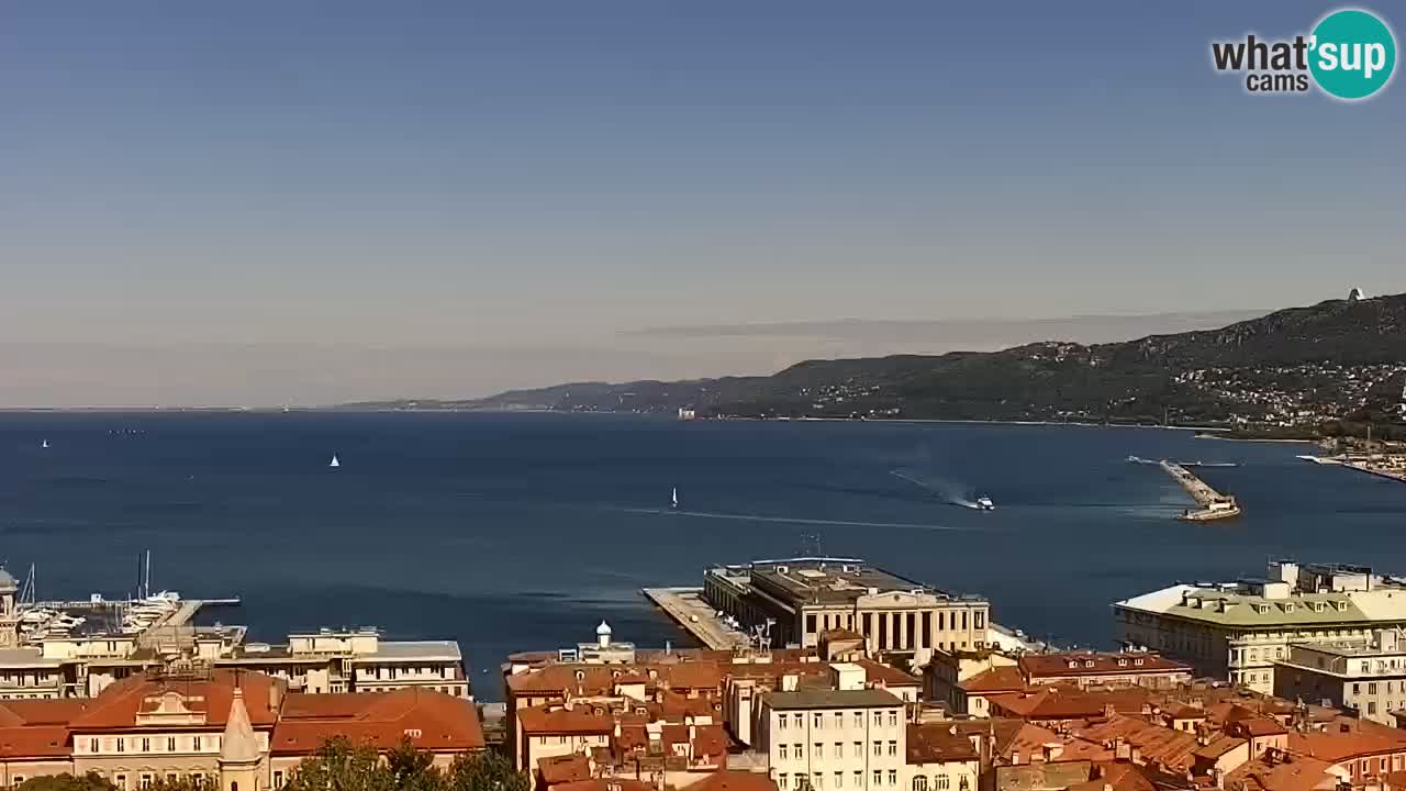 Webcam en direct Trieste, ville, golfe, port et château de Miramare