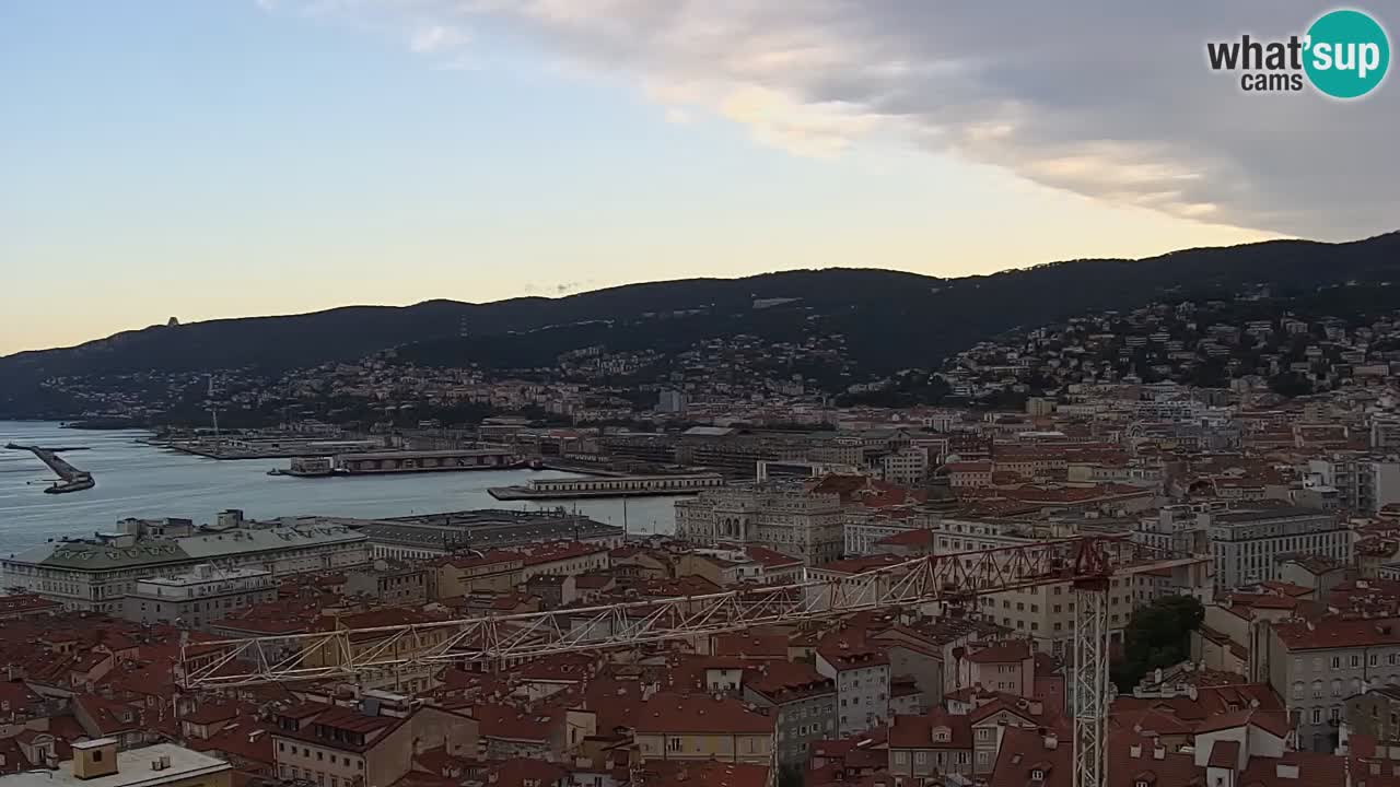 Webcam en vivo Trieste, ciudad, golfo, puerto y castillo de Miramare