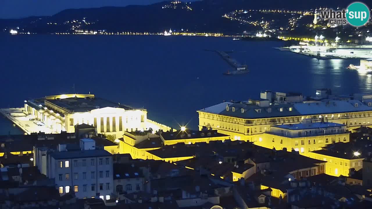 Webcam en direct Trieste, ville, golfe, port et château de Miramare