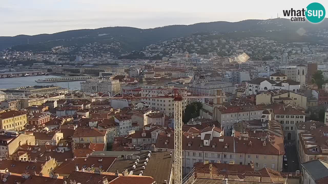 Webcam en direct Trieste, ville, golfe, port et château de Miramare