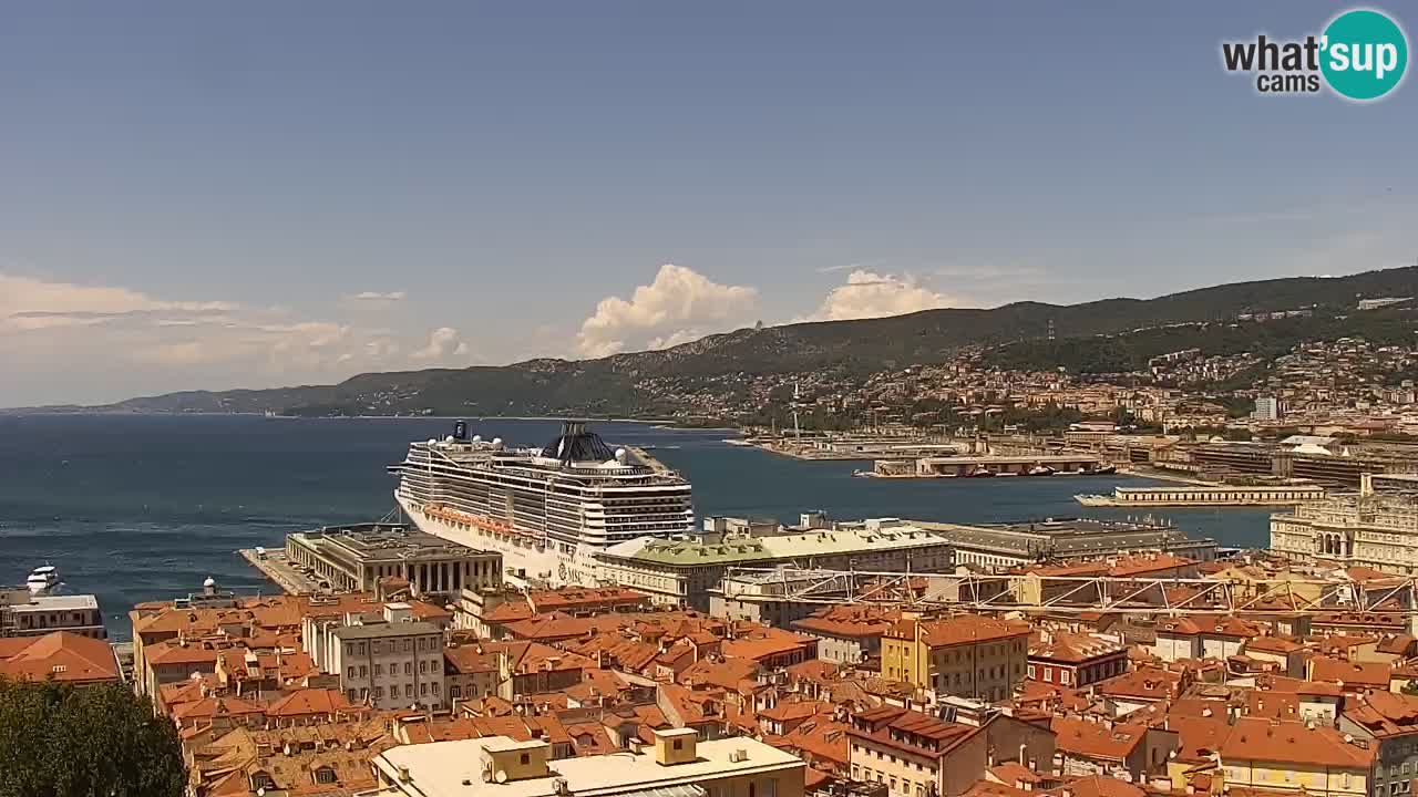 Webcam en direct Trieste, ville, golfe, port et château de Miramare