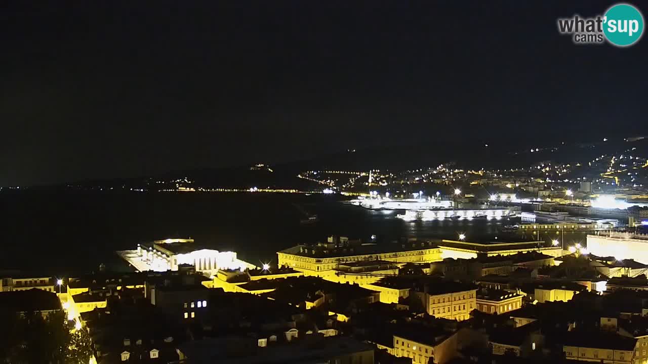 Webcam en direct Trieste, ville, golfe, port et château de Miramare