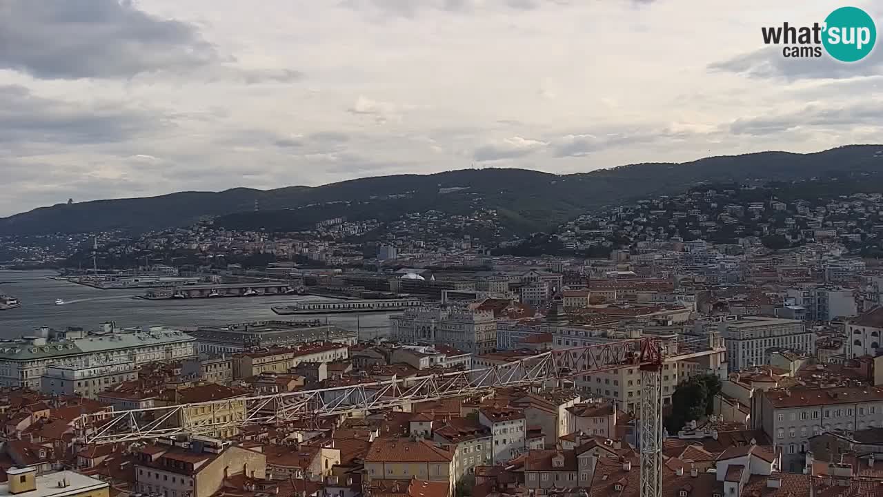Webcam en direct Trieste, ville, golfe, port et château de Miramare