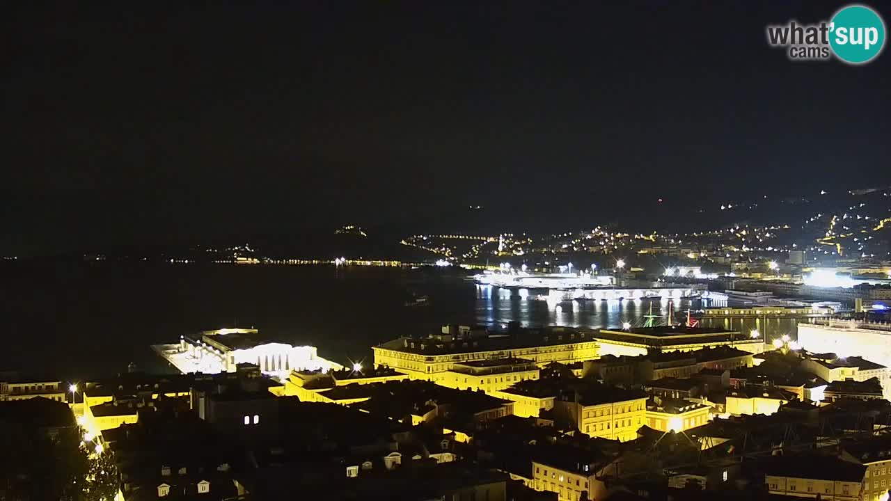 Webcam en direct Trieste, ville, golfe, port et château de Miramare