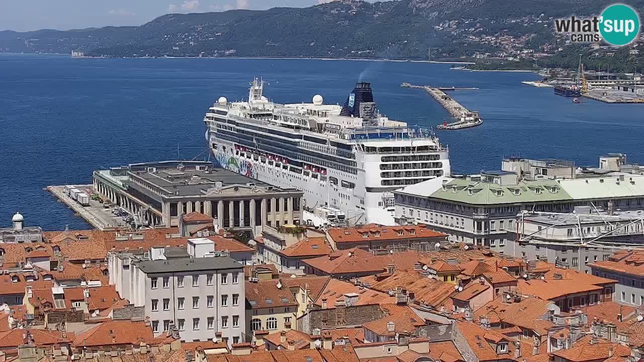 Webcam en direct Trieste, ville, golfe, port et château de Miramare