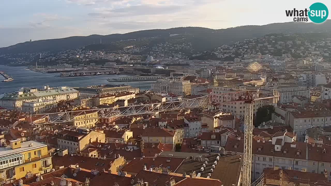 Live webcam Trieste – Panorama of the city, the Gulf, the maritime station and the Miramare castle