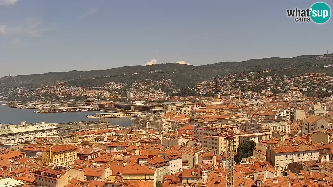 Webcam en direct Trieste, ville, golfe, port et château de Miramare